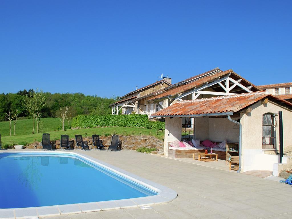 Spacious Holiday Home With Heated Pool Roussines Bagian luar foto